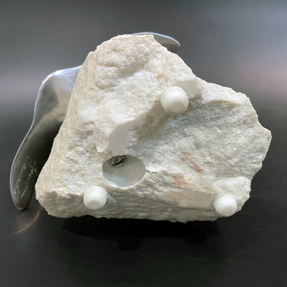 Hoselton Canada Art Polished Aluminum Goose in Flight on Stone Base Sculpture - Picture 5 of 6